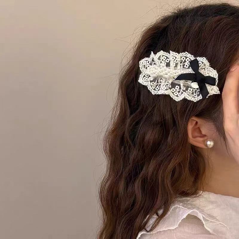Barrettes Et Chouchou Brodée