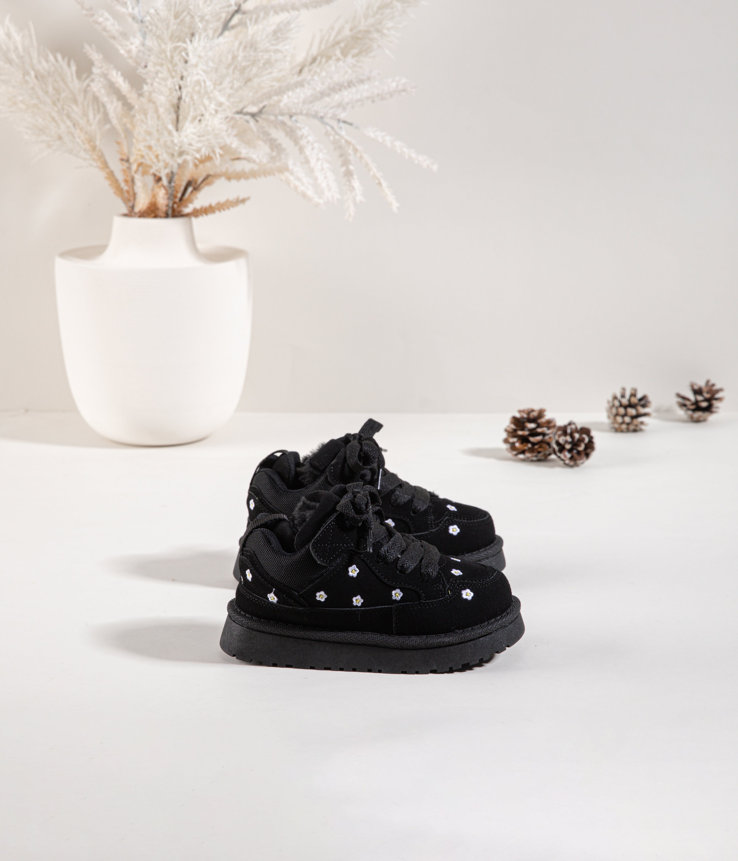 Milio Black In Bloom