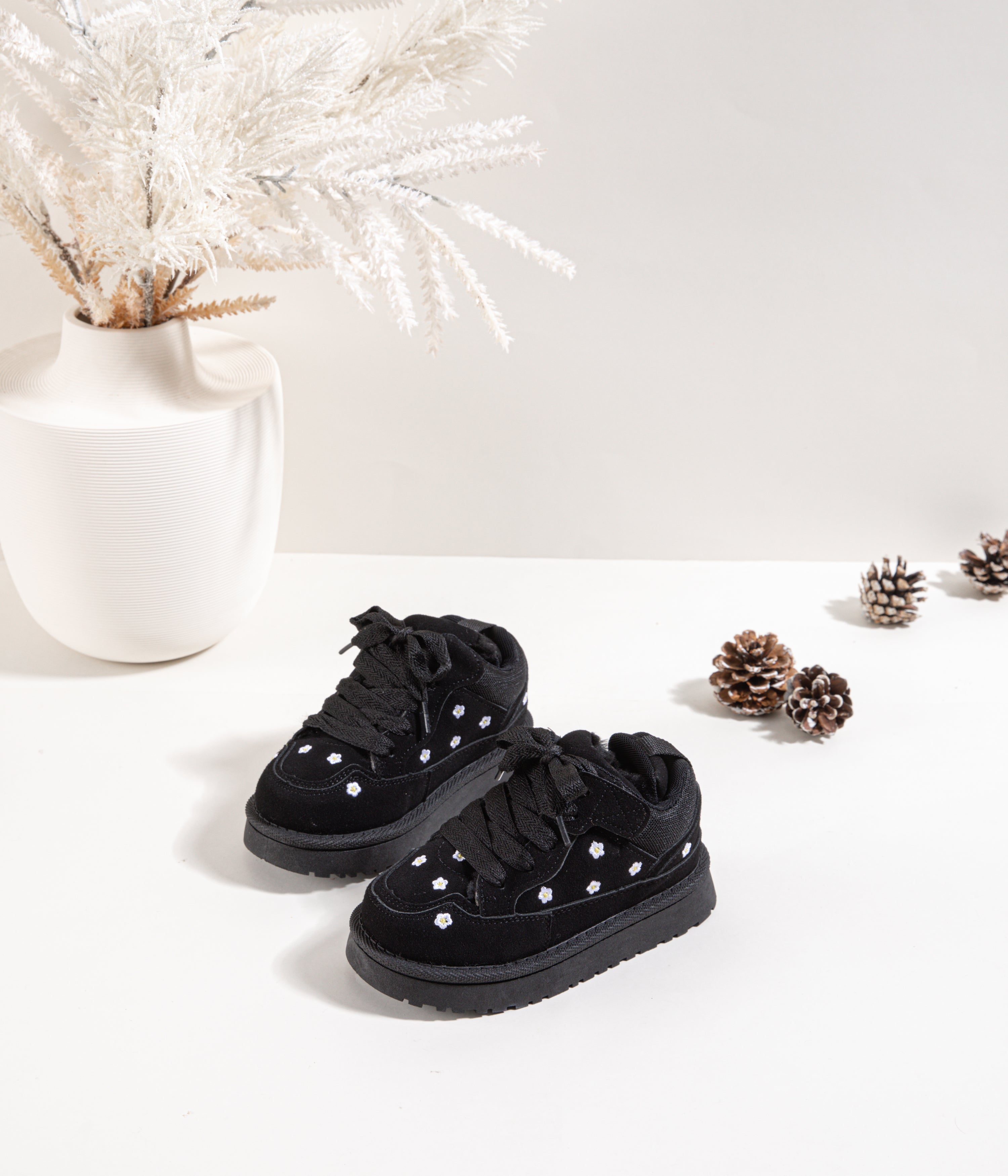 Milio Black In Bloom