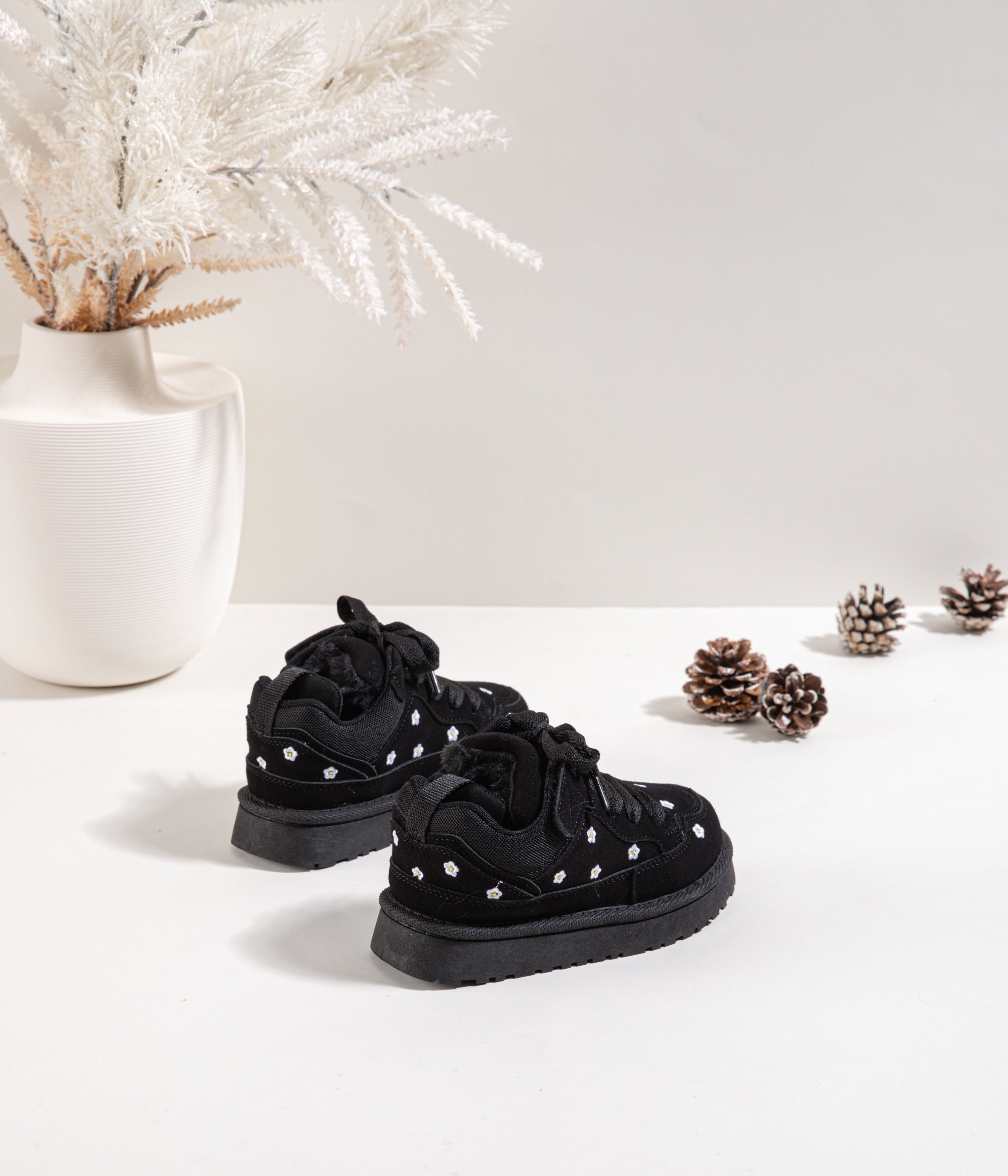 Milio Black In Bloom